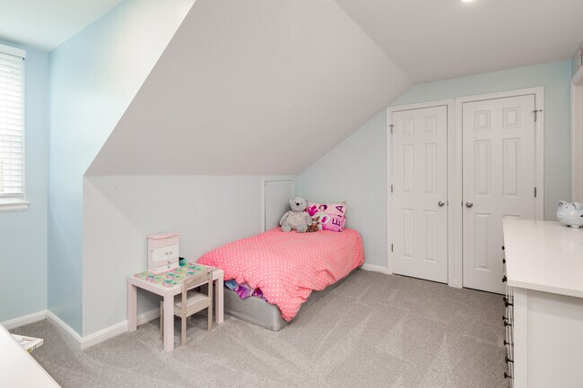 Building Photo - 3281 S Stafford St