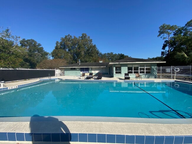 Building Photo - 501 SW 75th St