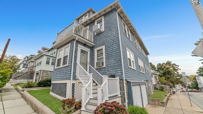 Building Photo - 178-180 Train St