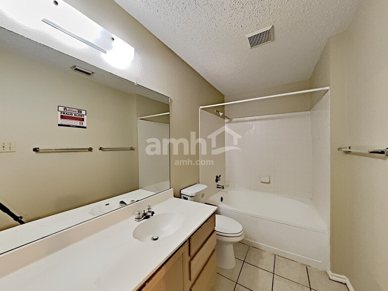 Building Photo - 6322 Regency Ct