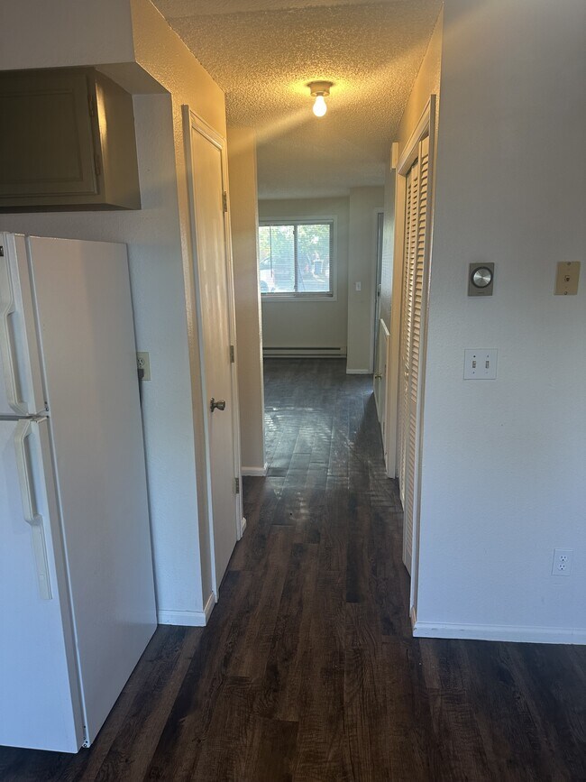 Building Photo - 4885 Basswood Dr