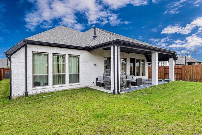 Building Photo - 7211 Sylvan Birch Trl
