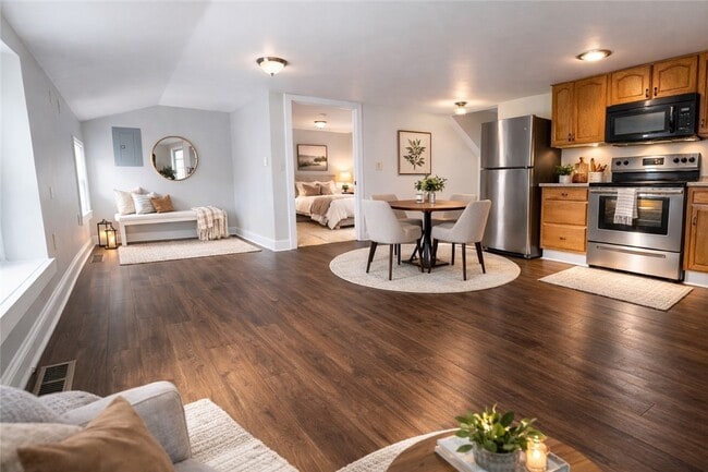 Building Photo - 37 N Virginia St