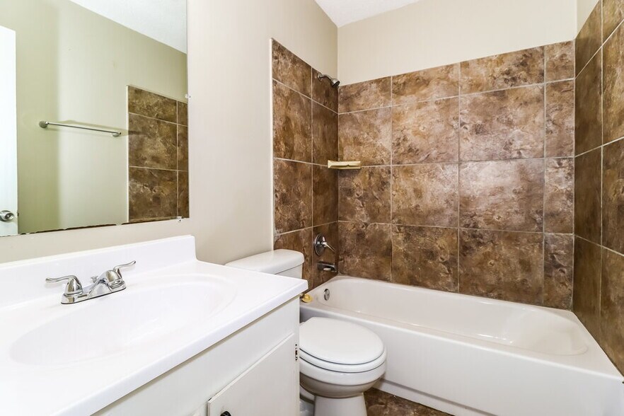 Building Photo - 4784 Ross Rd