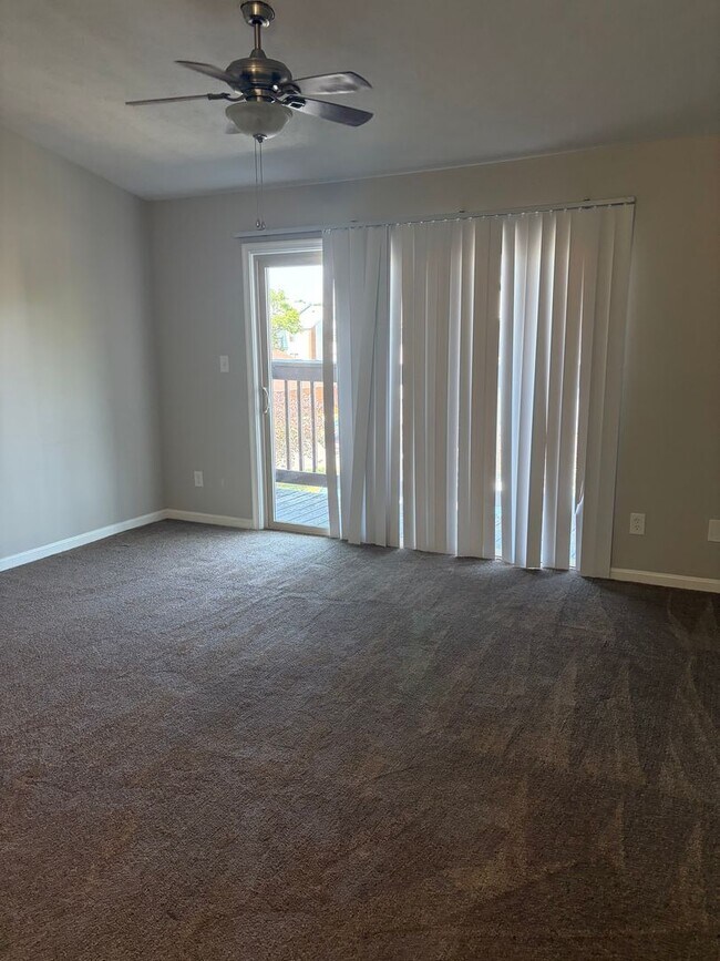 Building Photo - Hampton Club Gated Community