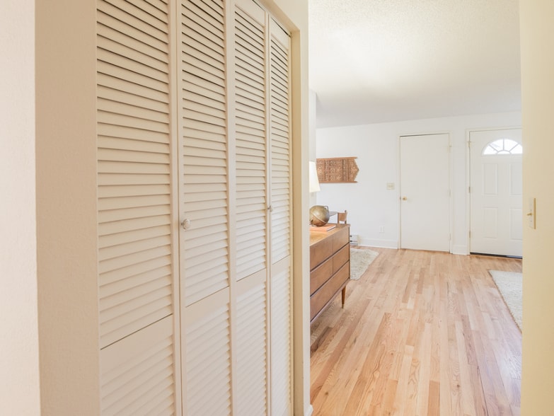 Hooray for storage! - 1612 NE Liberty St