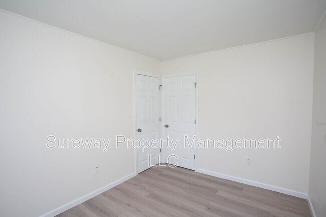 Building Photo - 73 Somerset Dr