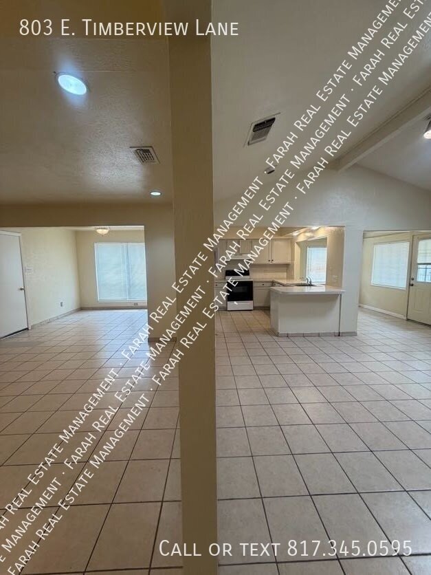 Building Photo - 803 E Timberview Ln