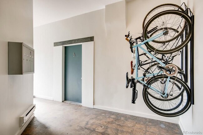 Building Photo - 117 Elati St Unit #2