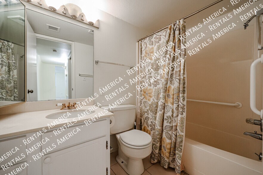 Building Photo - 6626 N Majorca Ln W