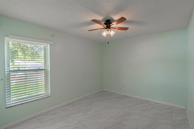 Building Photo - 10435 Crestfield Dr