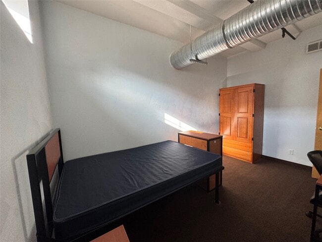 Building Photo - 135 Washington St