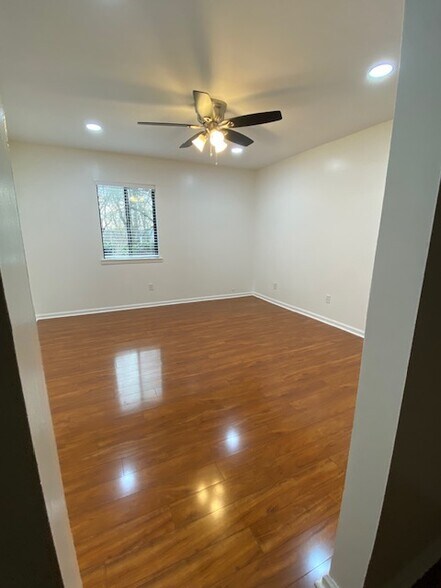 Bedroom1 - 1004 Woodland Vlg