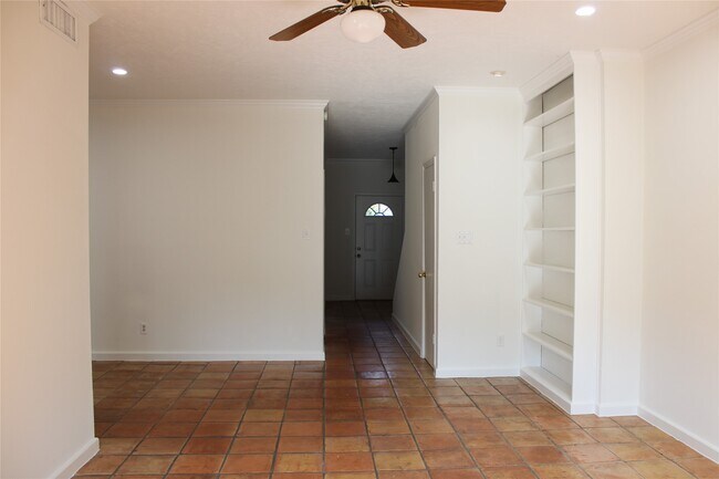 Building Photo - 14719 Barryknoll Ln