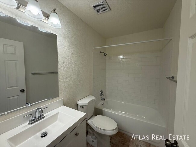 Building Photo - 16733 E Ashbrook Dr