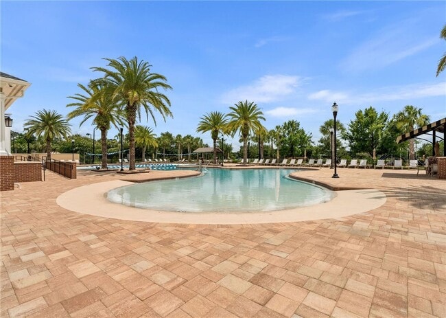 Building Photo - Gorgeous 3/2 in Oakmont!!!