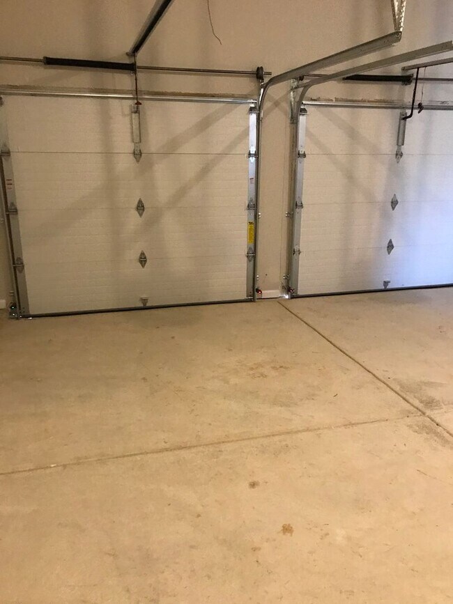 Building Photo - Spacious 3BR Townhome in Cumming | 2,178 Sq Ft | Available September 1