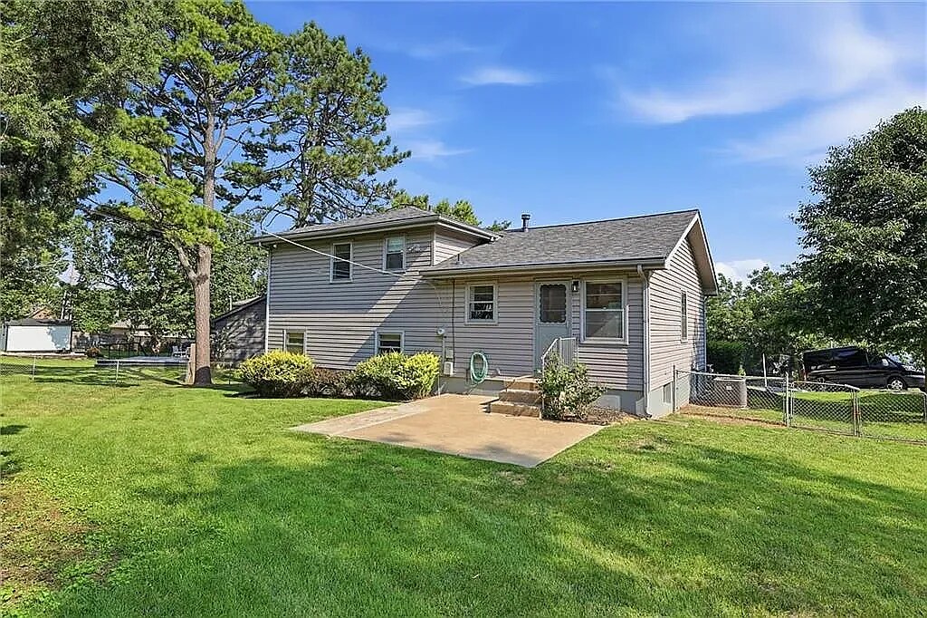 Building Photo - 10729 McGee St