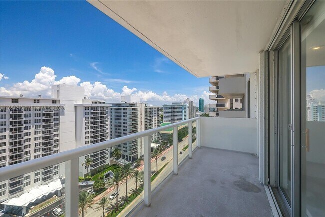 Building Photo - 5701 Collins Ave