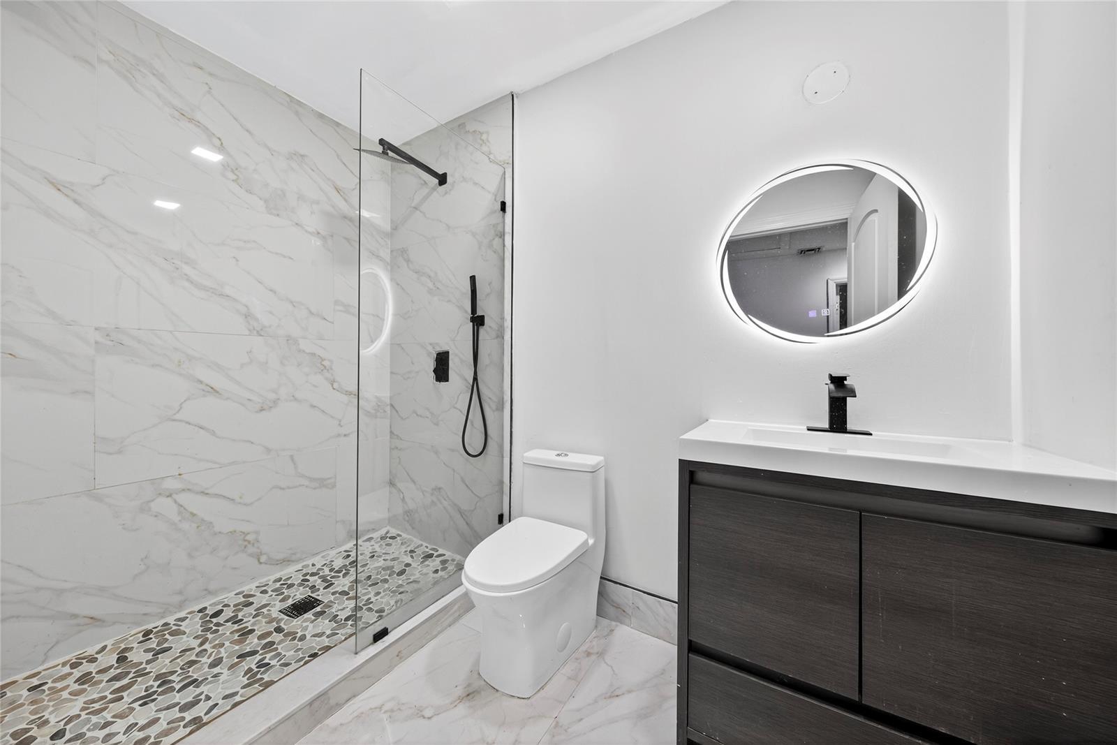 Building Photo - 2012 NW 12th Ave