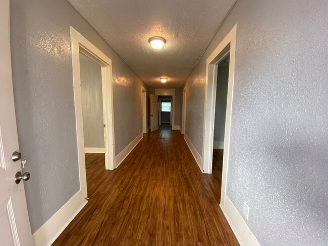 Building Photo - 3114 Avenue M 1/2