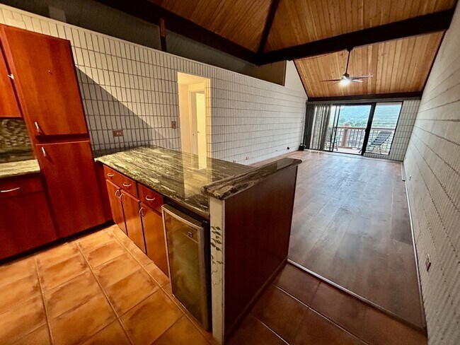 Building Photo - 46-1 Puulena St