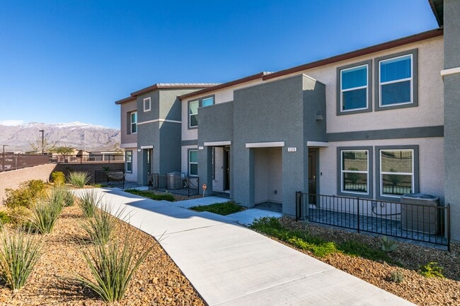 Building Photo - Gorgeous Townhome with upgrades in gated community* 3 large bedrooms, 2 car garage*Community pool...