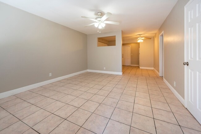 Building Photo - 1108 NW 5th Ave