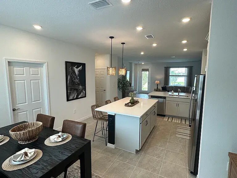 Building Photo - 7460 Cabin Ln