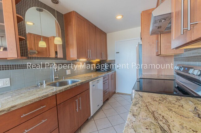 Building Photo - Beautiful One Bedroom Apartment in Los Ang...