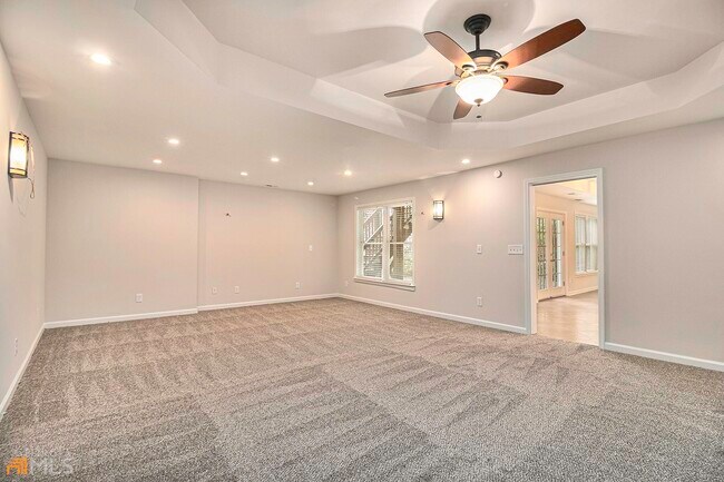 Building Photo - 592 Kenion Forest Way