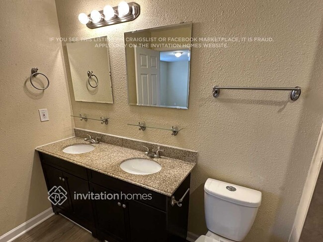 Building Photo - 17579 E Temple Dr