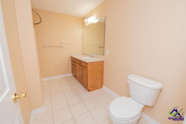 Building Photo - 122 Emberly Ln