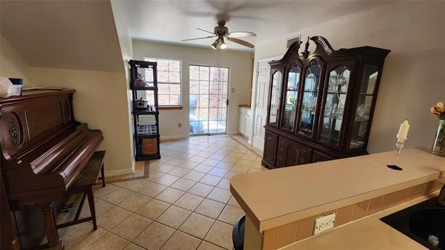 Building Photo - 9439 Blue Jay Way