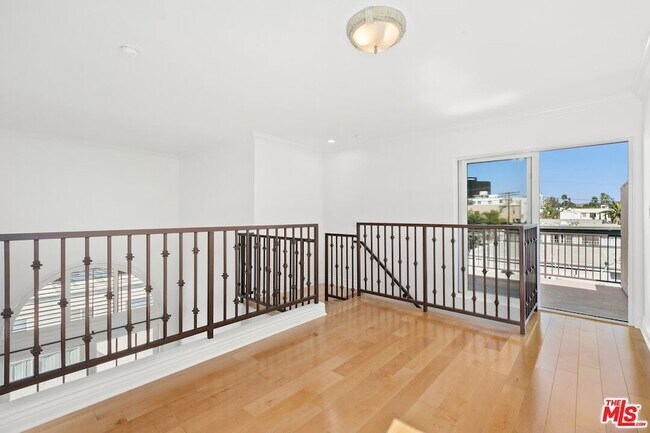 Building Photo - 11723 Mayfield Ave