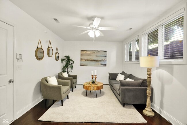 Building Photo - 529 E New York St