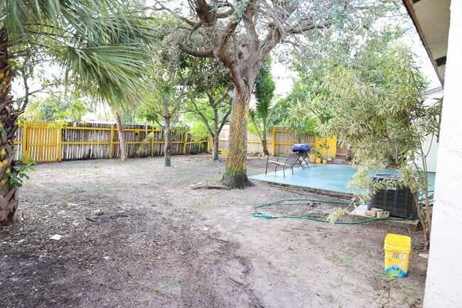 Building Photo - 7328 Palmdale Dr