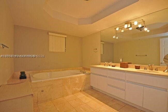 Building Photo - 16711 Collins Ave