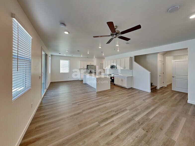 Building Photo - 6537 E Paseo Alga