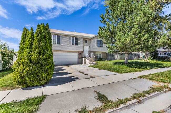 Building Photo - 68 S 1700 W