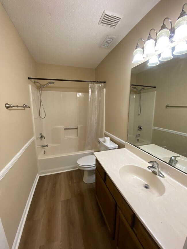 Building Photo - 4310 Oneal Place