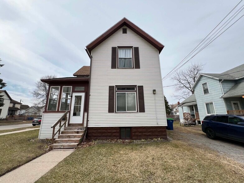 Building Photo - 701 Litchfield St