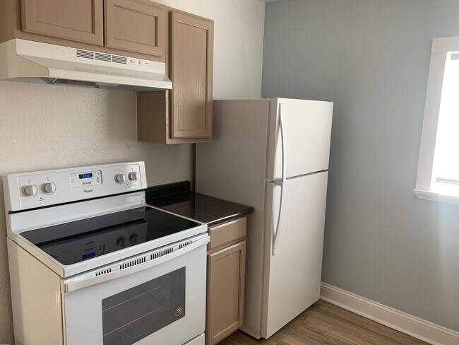 Building Photo - 3828 Altura Ave