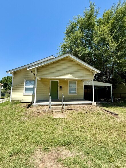 Building Photo - 2907 W Cameron St