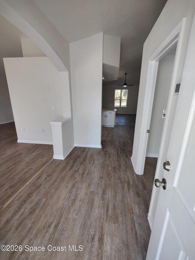 Building Photo - 219 Aladdin St NE