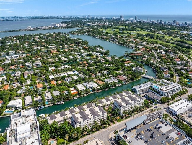 Building Photo - 1415 Sunset Harbour Dr