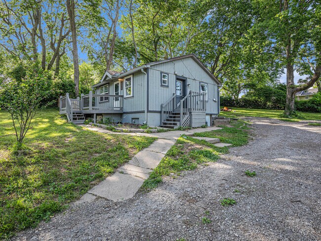 Building Photo - 5102 NE 47th Terrace