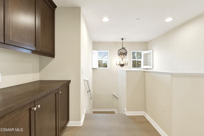 Building Photo - 1521 Silver Shadow Dr