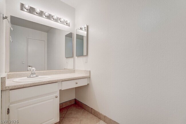 Building Photo - 3151 N Soaring Gulls Dr