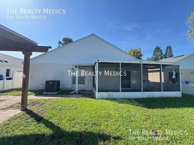 Building Photo - 2719 Crane's Cove Dr